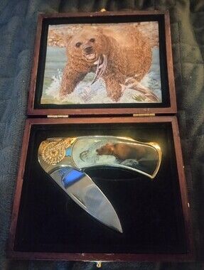Collector's Folding Knife with Gold-Tone Bear Handle